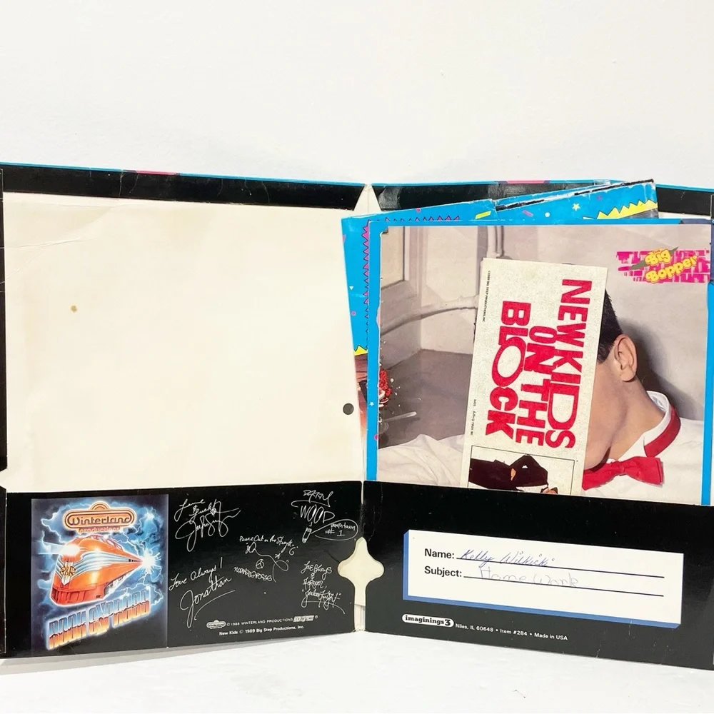 Vintage 1989 New Kids On The Block NKOTB Souvenir‎ 3 Ring Folder Posters Cutout